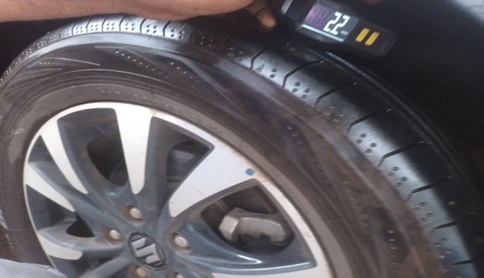 2019 Maruti S Cross ZETA 1.3, Diesel, Manual, 1,01,738 km, tyre