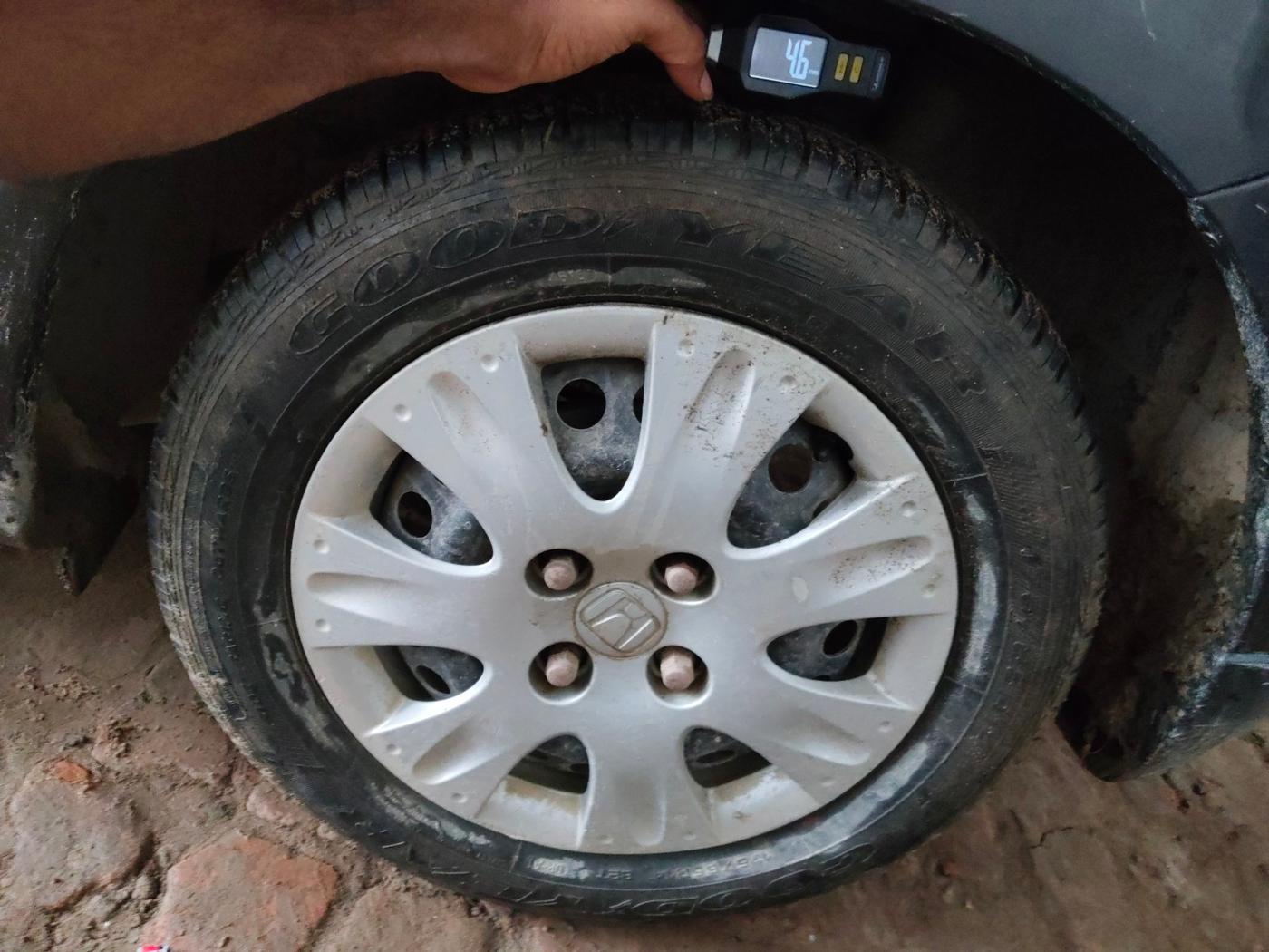 2016 Honda Amaze 1.2L I-VTEC S, Petrol, Manual, 33,205 km, tyre