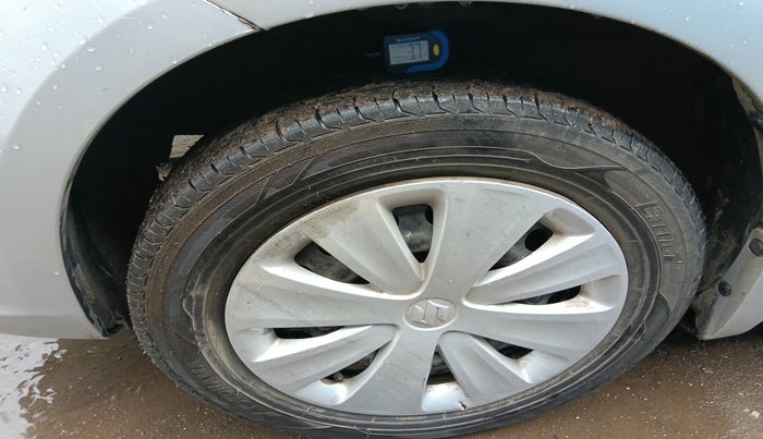 2017 Maruti Ertiga VXI CNG, Petrol, Manual, 94,350 km, tyre