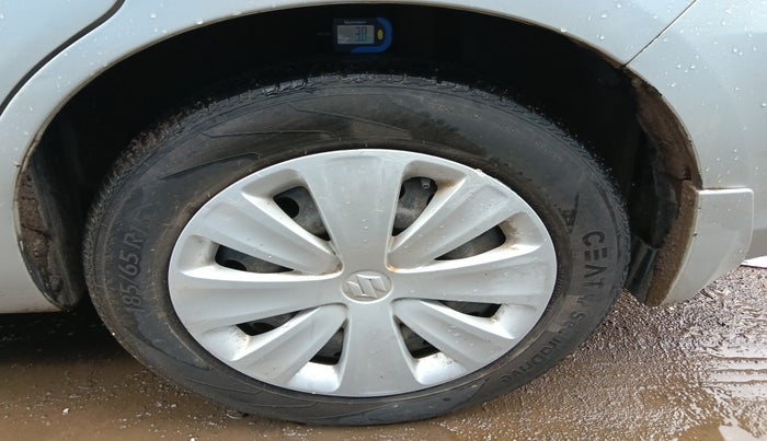 2017 Maruti Ertiga VXI CNG, Petrol, Manual, 94,350 km, tyre
