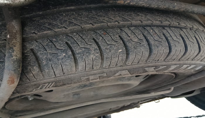 2017 Maruti Ertiga VXI CNG, Petrol, Manual, 94,350 km, tyre
