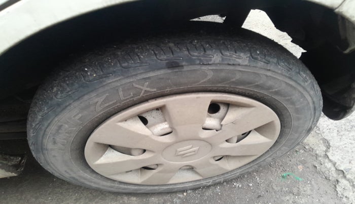 2012 Maruti Wagon R 1.0 LXI CNG, Petrol, Manual, 1,11,973 km, tyre