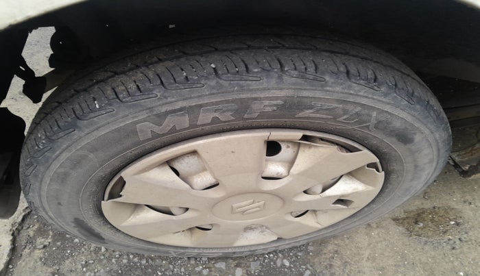 2012 Maruti Wagon R 1.0 LXI CNG, Petrol, Manual, 1,11,973 km, tyre