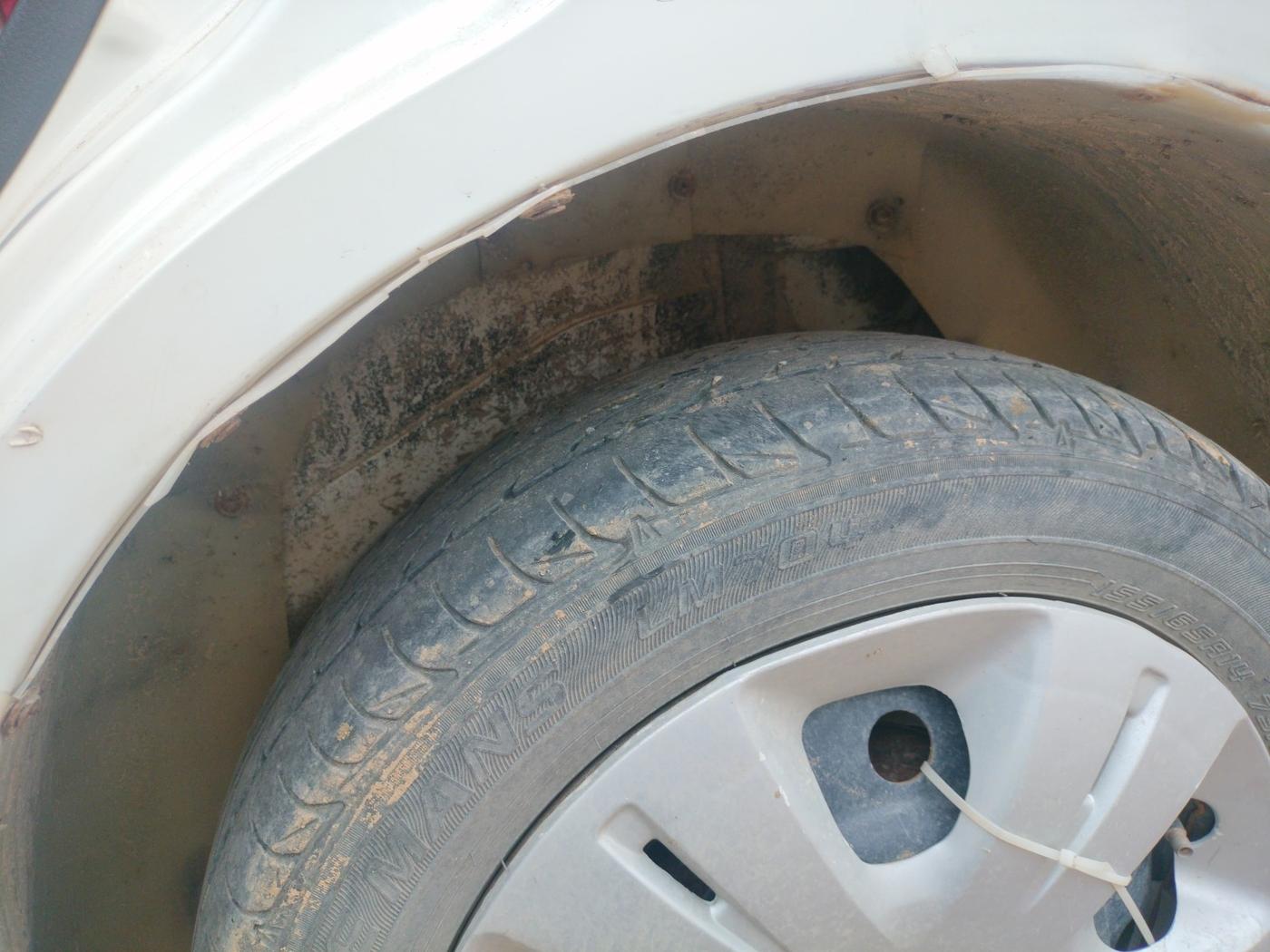 2012 Maruti Wagon R 1.0 VXI, Petrol, Manual, 1,06,017 km, tyre
