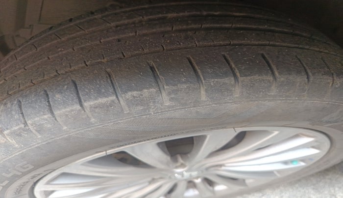 2015 Maruti Ciaz ZXI, Petrol, Manual, 45,400 km, tyre