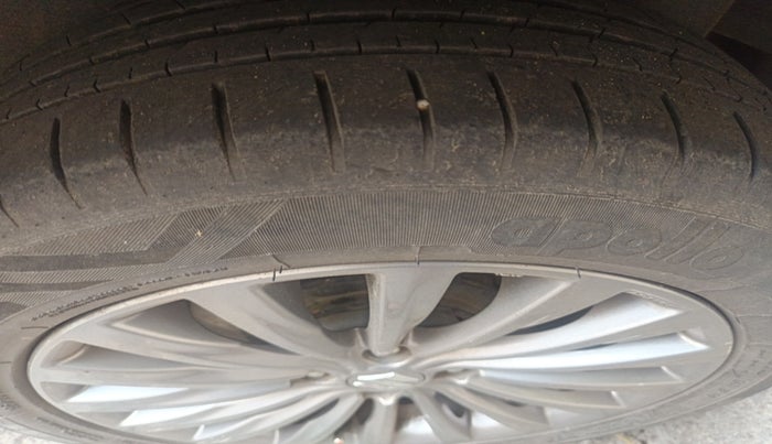 2015 Maruti Ciaz ZXI, Petrol, Manual, 45,400 km, tyre