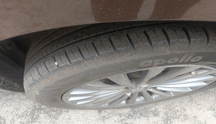 2015 Maruti Ciaz ZXI, Petrol, Manual, 45,400 km, tyre