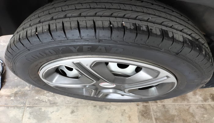 2023 Tata NEXON XE PETROL, Petrol, Manual, 6,173 km, tyre
