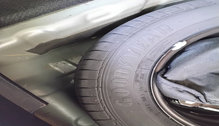 2023 Tata NEXON XE PETROL, Petrol, Manual, 6,173 km, tyre