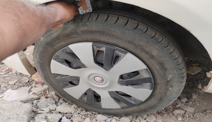 2012 Mahindra Verito 1.5 D4, Diesel, Manual, 2,29,500 km, tyre