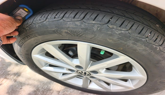 2017 Volkswagen Vento HIGHLINE PLUS 1.5 AT 16 ALLOY, Diesel, Automatic, 98,444 km, tyre