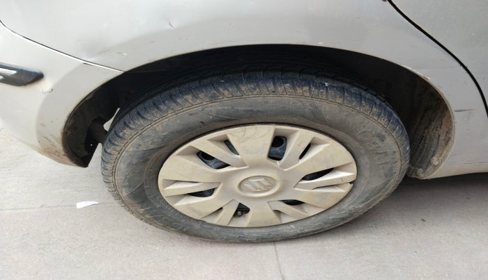 2012 Maruti Swift VDI, Diesel, Manual, 2,03,458 km, tyre