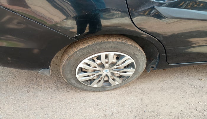 2013 Honda Amaze 1.5L I-DTEC E, Diesel, Manual, 1,89,403 km, tyre