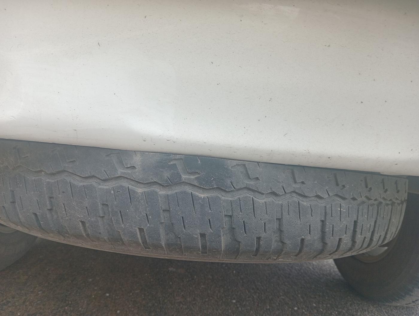 2012 Toyota Fortuner 3.0 4X4 MT, Diesel, Manual, 3,63,753 km, tyre