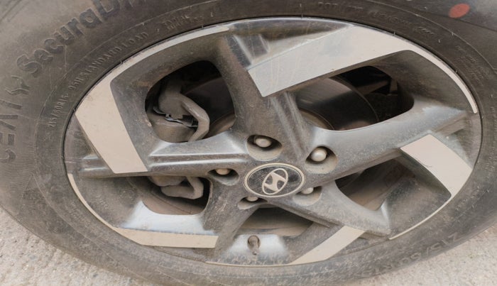 2020 Hyundai VENUE SX 1.5 CRDI, Diesel, Manual, 1,51,356 km, tyre