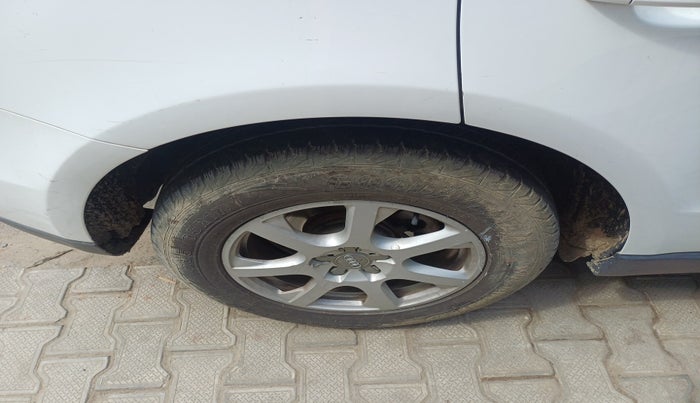 2013 Audi Q5 2.0 TDI QUATTRO, Diesel, Automatic, 1,13,619 km, tyre