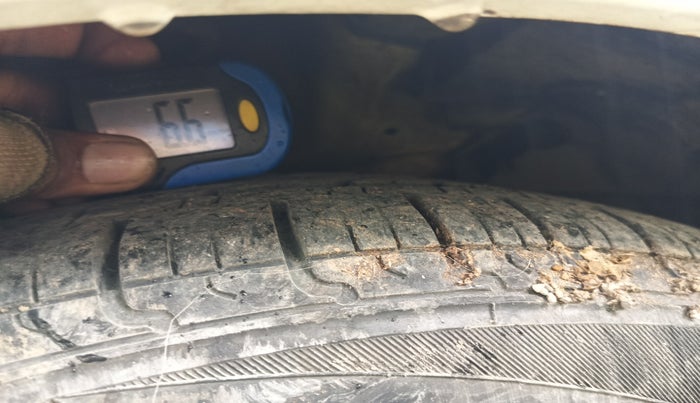 2018 Maruti Ertiga VDI SHVS, Diesel, Manual, 1,04,921 km, tyre