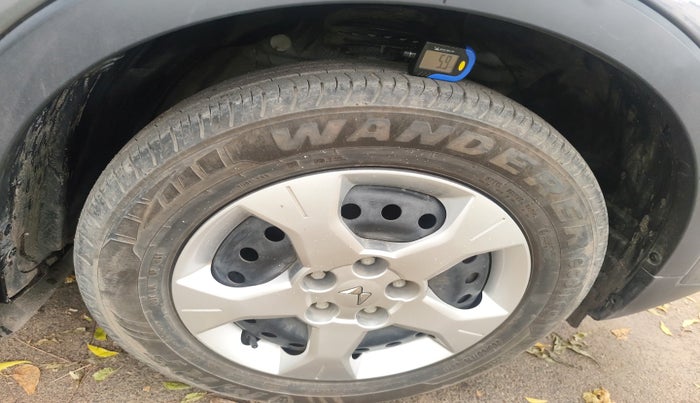 2022 Mahindra XUV300 W6 1.2 PETROL, Petrol, Manual, 11,897 km, tyre