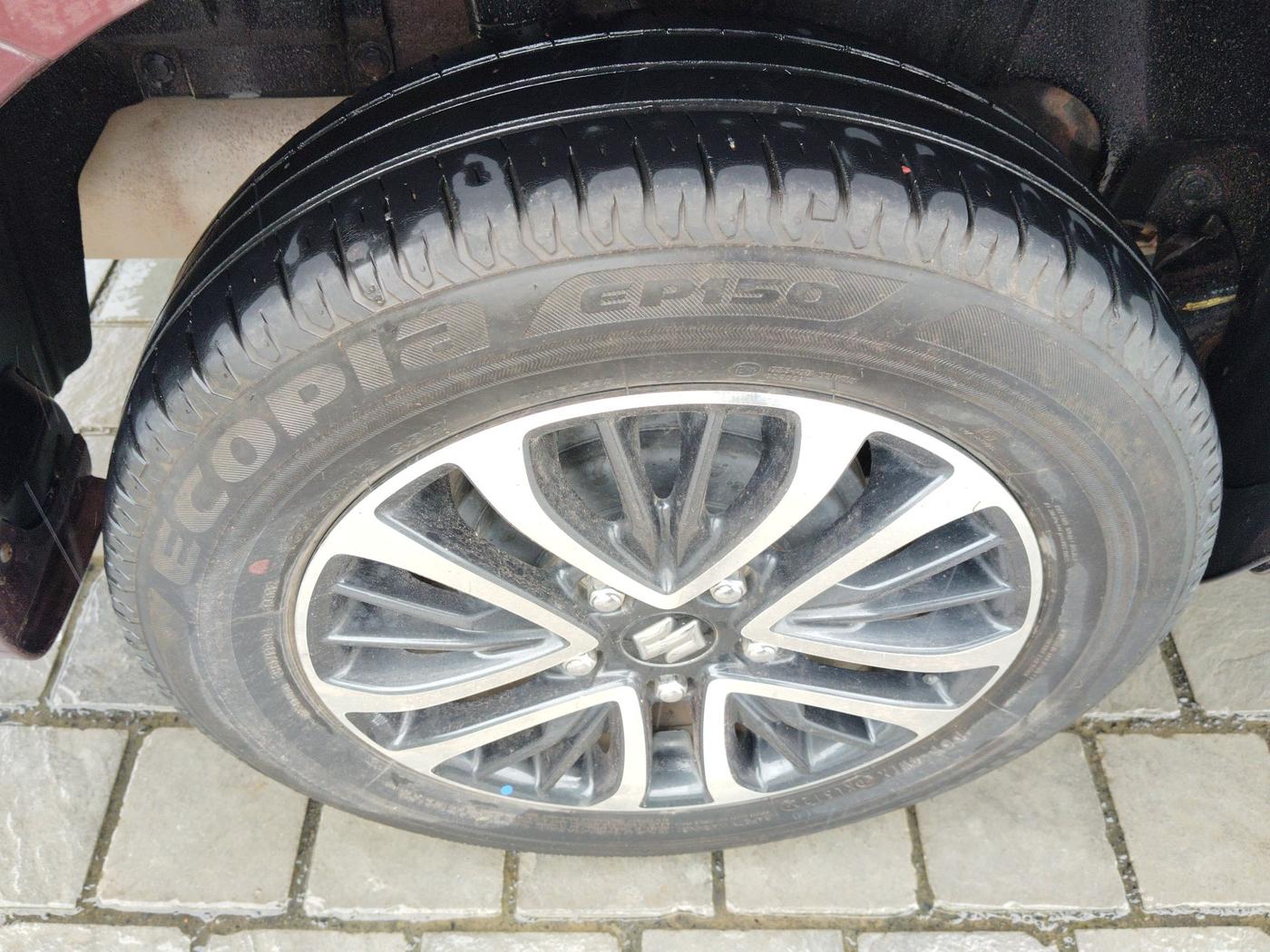 2023 Maruti Ertiga ZXI+ SHVS, Petrol, Manual, 41,870 km, tyre