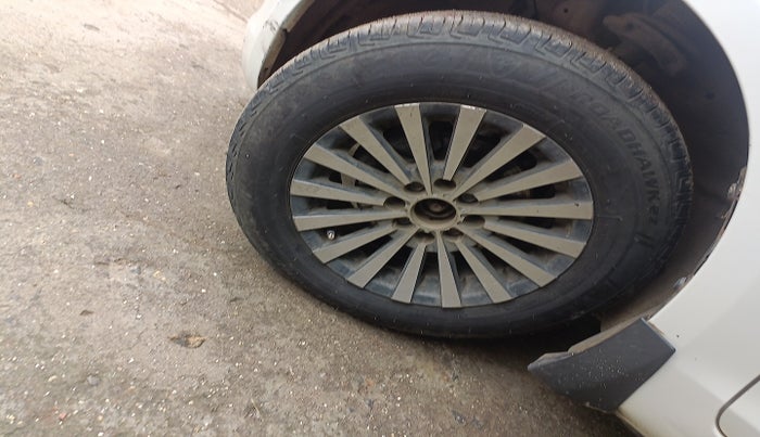 2014 Maruti Swift VXI, Petrol, Manual, 89,066 km, tyre