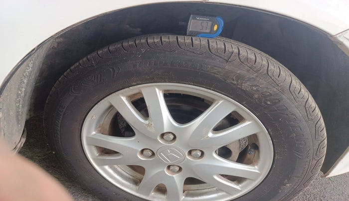 2012 Honda Brio V MT, Petrol, Manual, 67,784 km, tyre