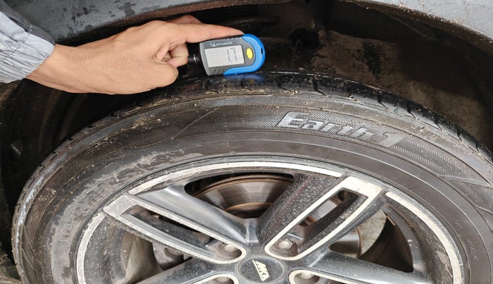 2020 Maruti XL6 ALPHA AT, Petrol, Automatic, 1,08,703 km, tyre