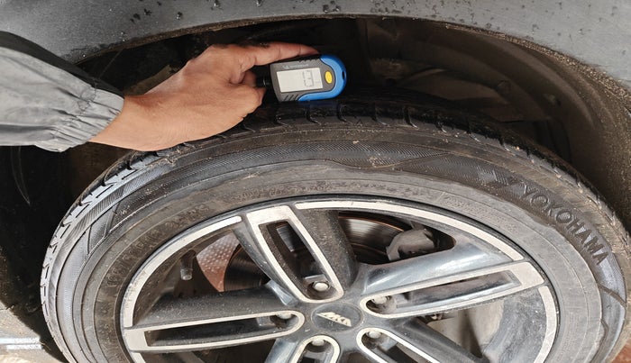 2020 Maruti XL6 ALPHA AT, Petrol, Automatic, 1,08,703 km, tyre