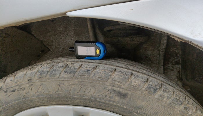 2013 Tata Indica EV2 LX, Diesel, Manual, 1,17,836 km, tyre