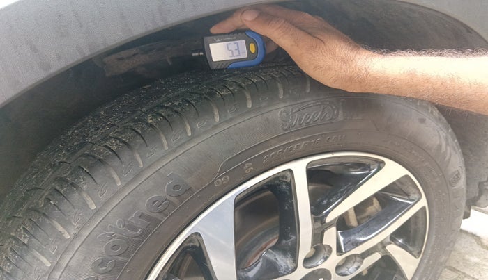 2022 Mahindra XUV300 W8 (O) 1.2 PETROL, Petrol, Manual, 26,759 km, tyre