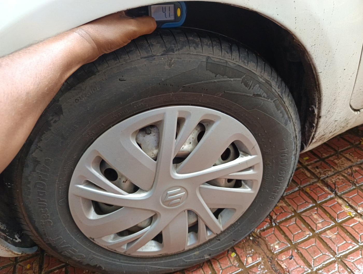 2016 Maruti Ritz LDI, Diesel, Manual, 1,80,137 km, tyre