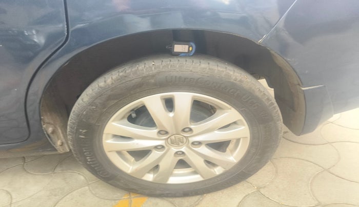 2017 Maruti Ertiga ZXI+, Petrol, Manual, 54,471 km, tyre