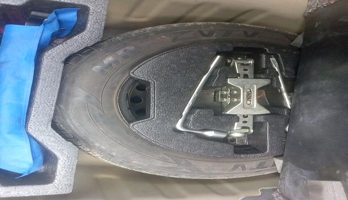 2015 Maruti Ciaz VDI+ SHVS, Diesel, Manual, 1,91,479 km, tyre