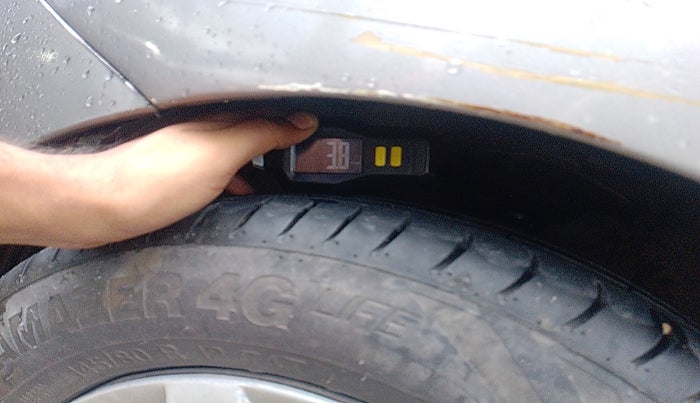 2014 Hyundai Eon D-LITE+, Petrol, Manual, 60,358 km, tyre