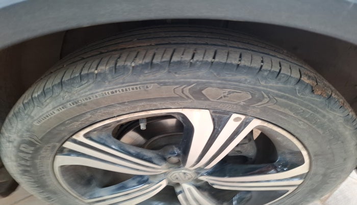 2022 MG ASTOR SHARP 1.5 MT, Petrol, Manual, 51,580 km, tyre
