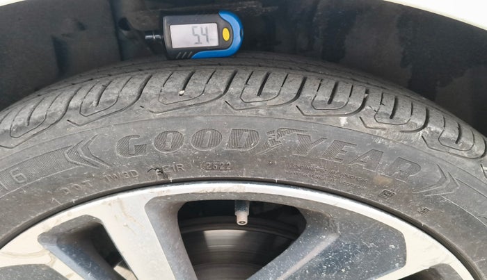 2022 Tata ALTROZ XZA, Petrol, Automatic, 21,922 km, tyre