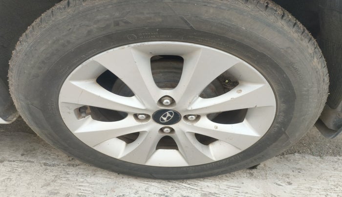 2015 Hyundai Verna FLUIDIC 1.6 CRDI S 4S, Diesel, Manual, 1,39,446 km, tyre