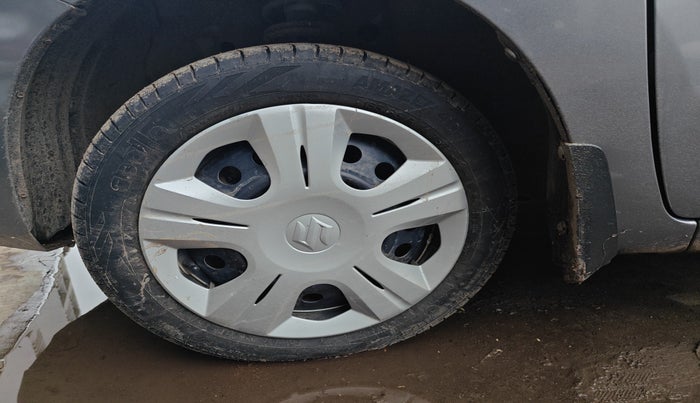 2017 Maruti Wagon R 1.0 VXI, Petrol, Manual, 87,071 km, tyre