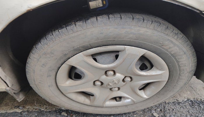 2011 Hyundai Accent GLE, Petrol, Manual, 96,078 km, tyre