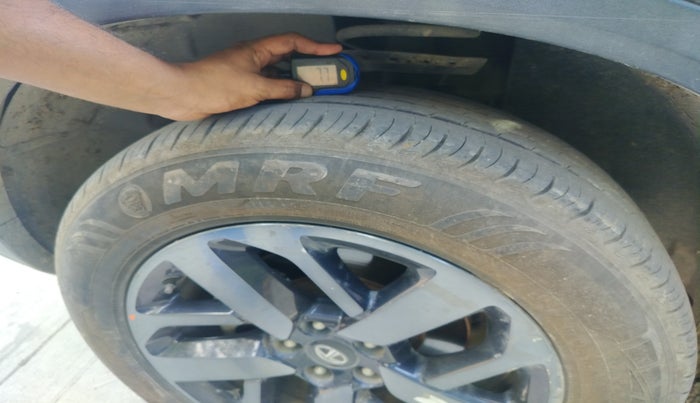 2022 Tata Safari XZA PLUS DARK EDITION, Diesel, Automatic, 1,00,000 km, tyre