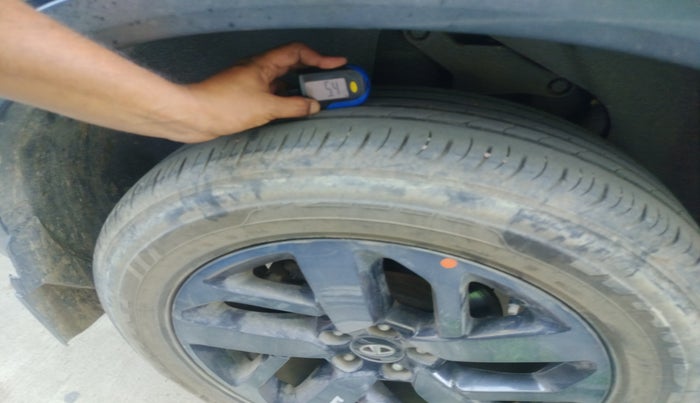 2022 Tata Safari XZA PLUS DARK EDITION, Diesel, Automatic, 1,00,000 km, tyre