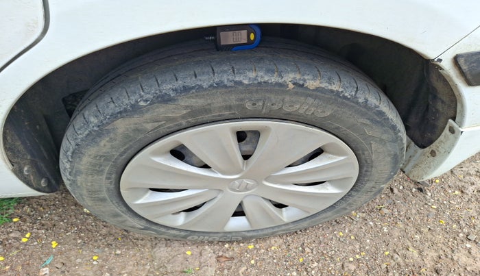 2016 Maruti Ertiga VXI CNG, Petrol, Manual, 1,03,562 km, tyre