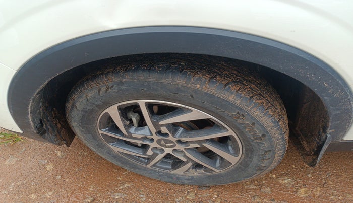 2022 Mahindra XUV300 W8 (O) 1.2 PETROL AMT, Petrol, Automatic, 13,086 km, tyre