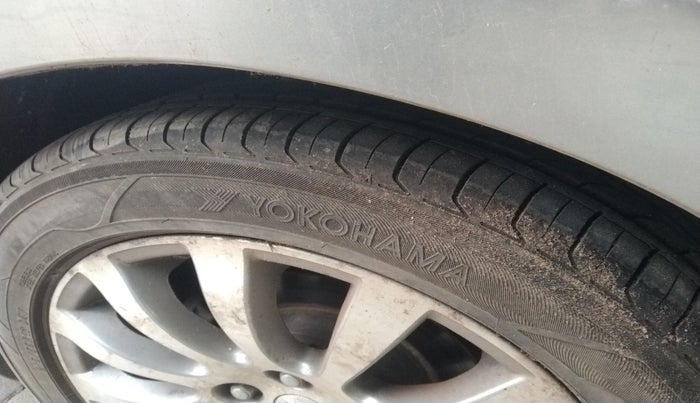 2011 Maruti Kizashi 2.4L AT, Petrol, Automatic, 1,04,081 km, tyre