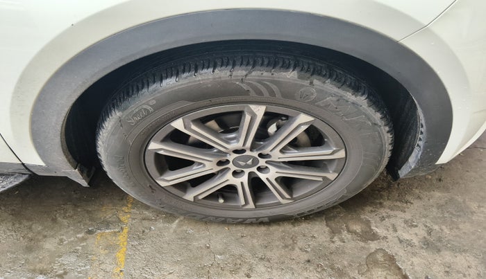 2022 Mahindra XUV700 AX 7 P AT 7 STR, Petrol, Automatic, 23,655 km, tyre