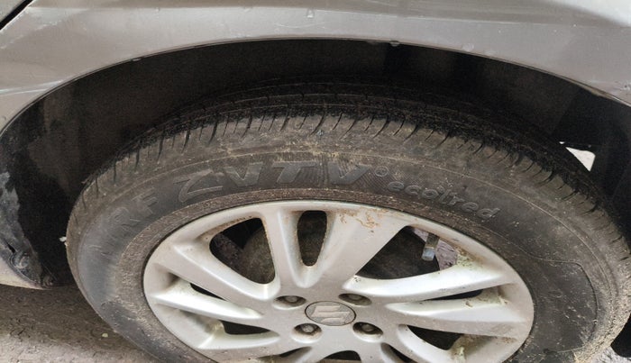 2012 Maruti Swift ZXI, Petrol, Manual, 1,67,477 km, tyre