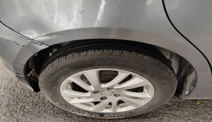 2012 Maruti Swift ZXI, Petrol, Manual, 1,67,477 km, tyre