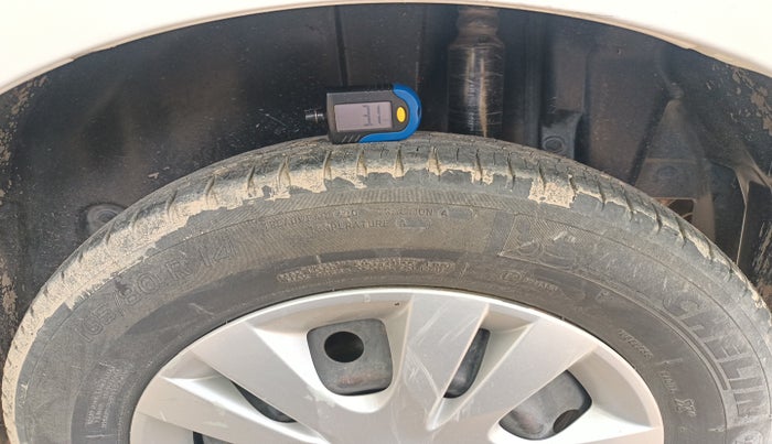 2015 Maruti Swift VDI, Diesel, Manual, 85,341 km, tyre