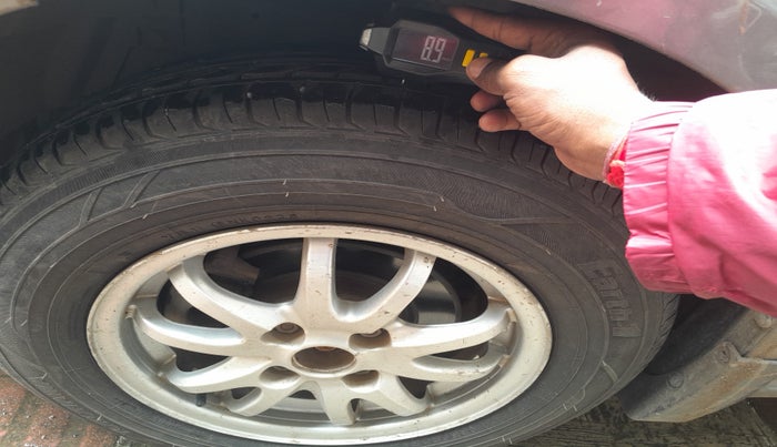 2013 Maruti Swift VXI, Petrol, Manual, 50,048 km, tyre