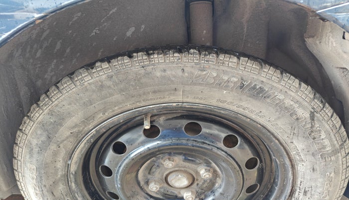 2010 Maruti Swift Dzire VXI, Petrol, Manual, 98,375 km, tyre