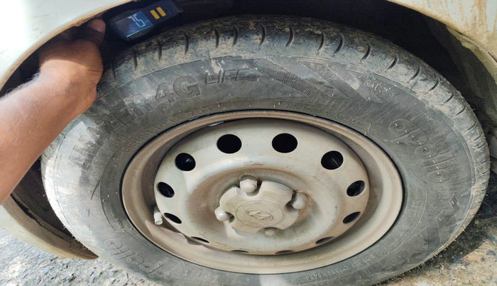 2010 Hyundai i10 ERA 1.1, Petrol, Manual, 1,13,516 km, tyre